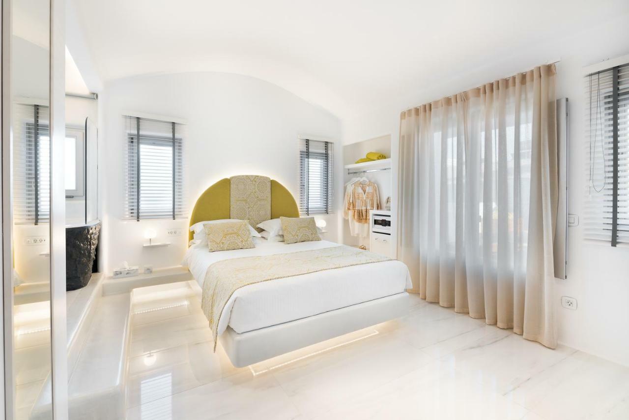 Emfasis Luxury Villa Fira  Extérieur photo