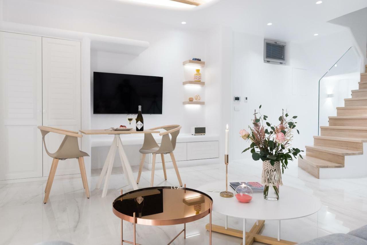 Emfasis Luxury Villa Fira  Extérieur photo